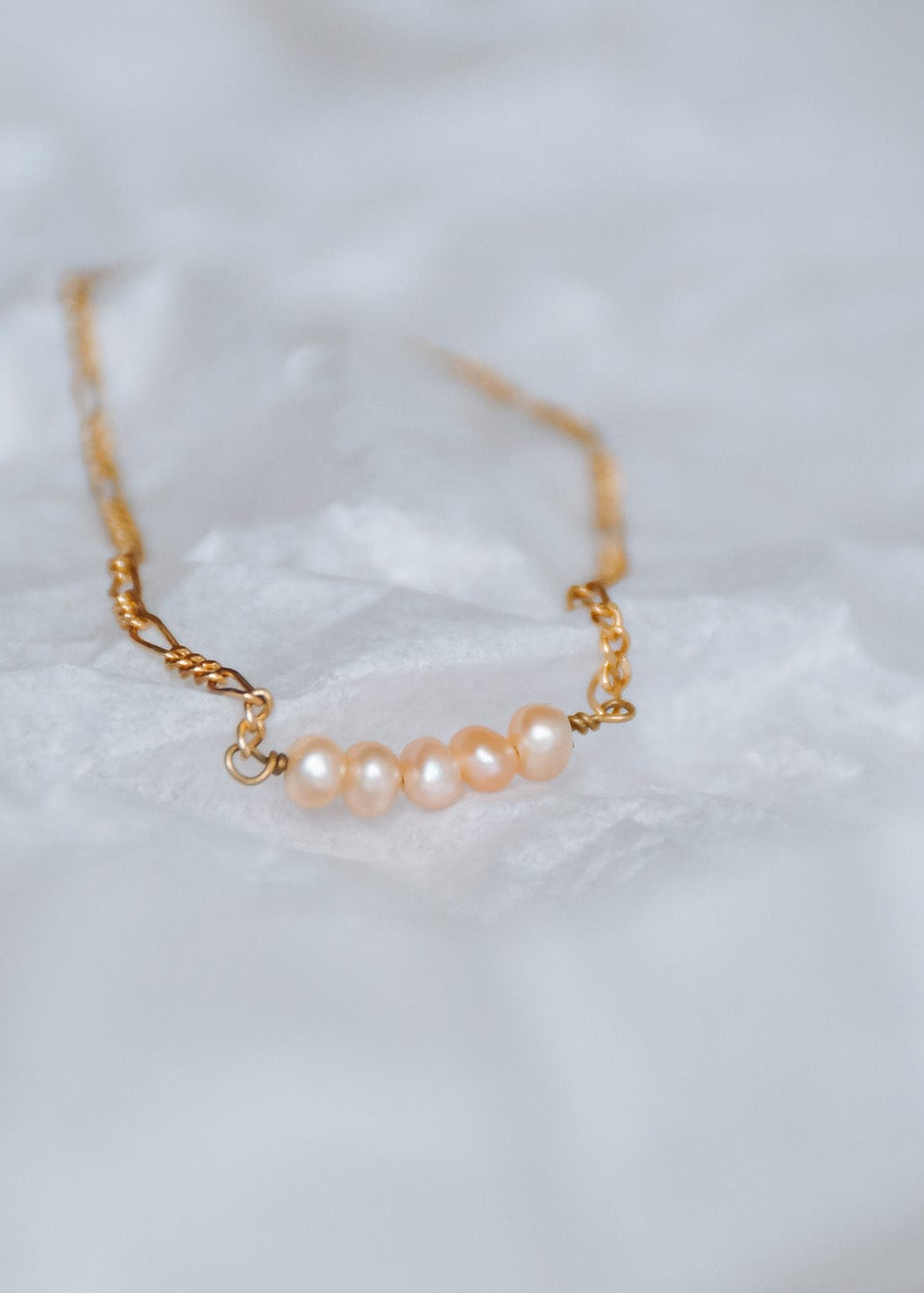 Armband mit Goldkette und rose Süßwasserperlen