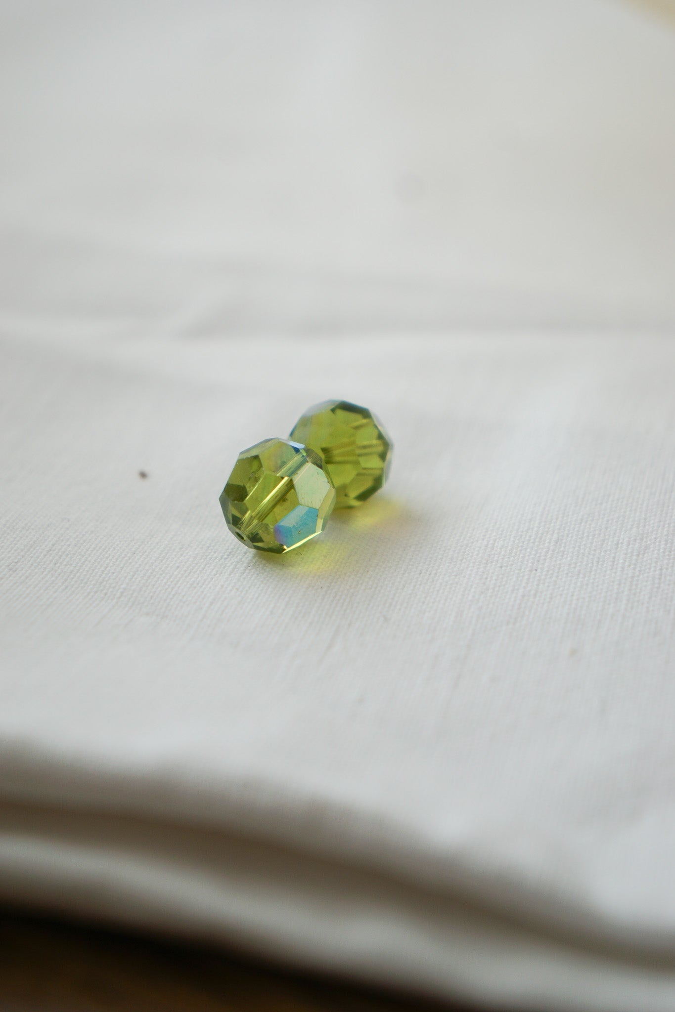 Swarovski Olive, 15 Stück, 11 mm, Kugelform, Kristallperlen