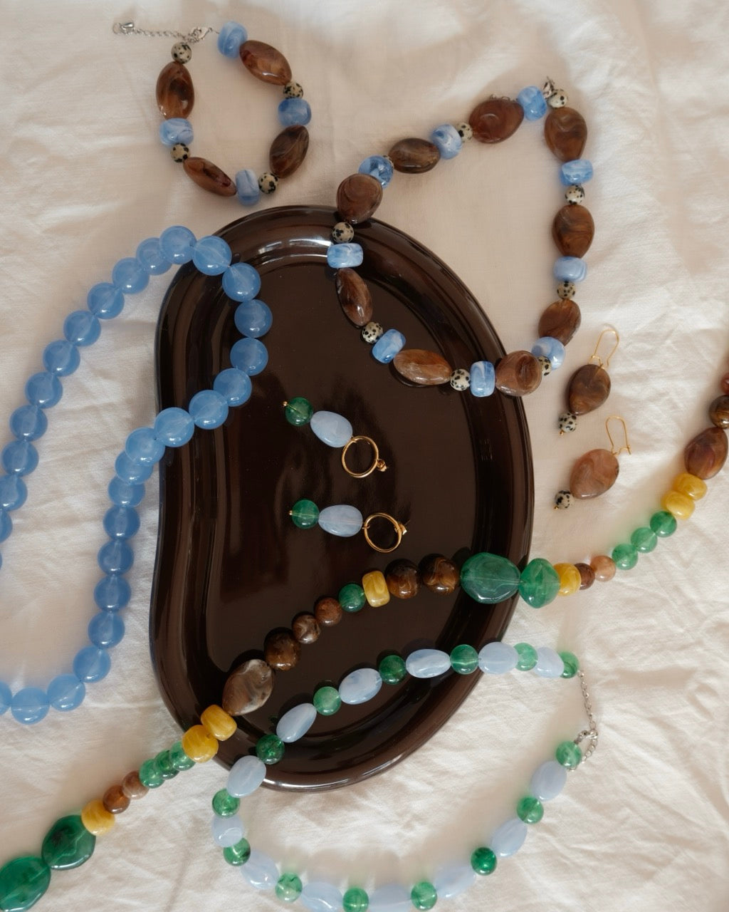 Juli | Perlenkette grün-gelb, wasserfest