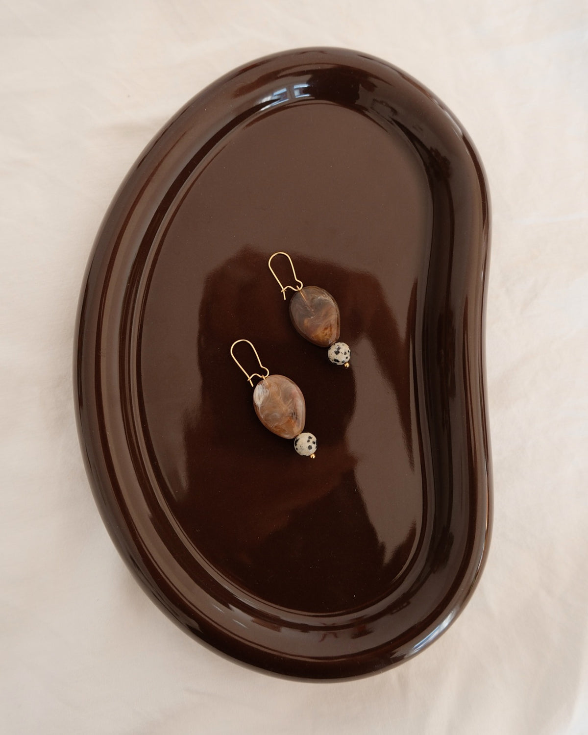 Tilda | Ohrringe braun mit Perlen, wasserfest